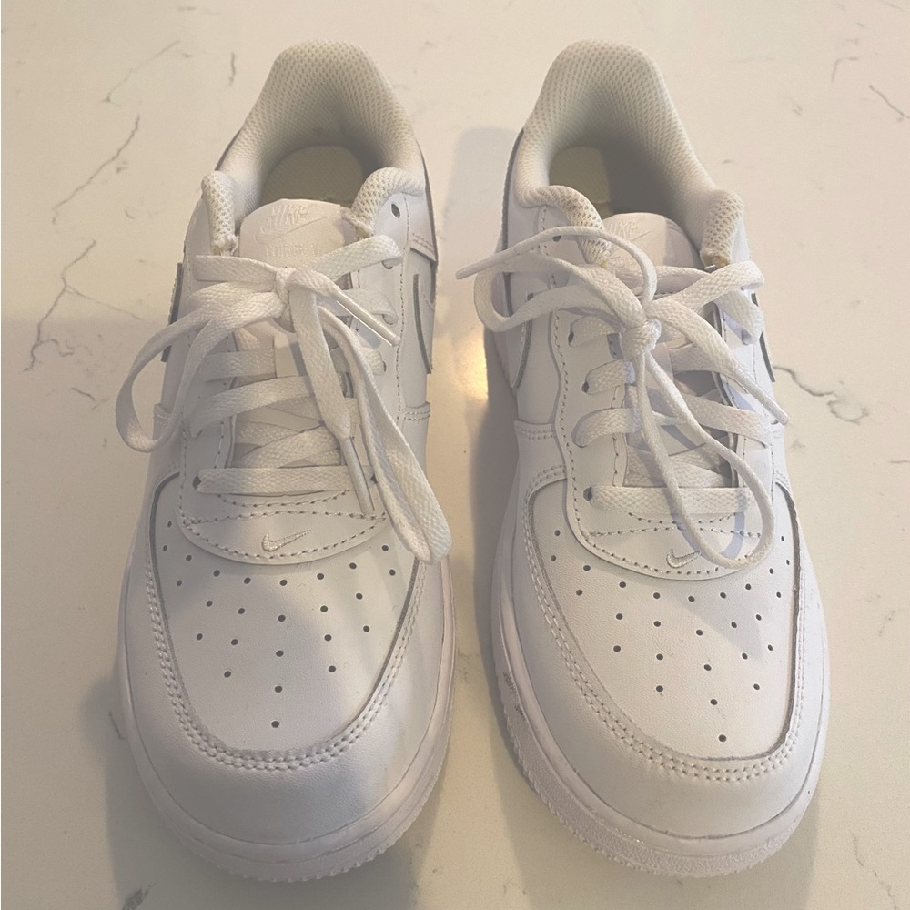 Boys Nike Airforce size 3 all white